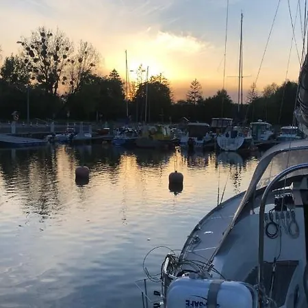 Jachtklub * אלבלאג