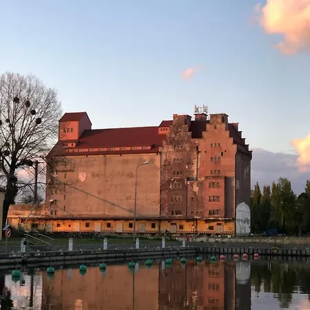 Jachtklub 埃尔布隆格